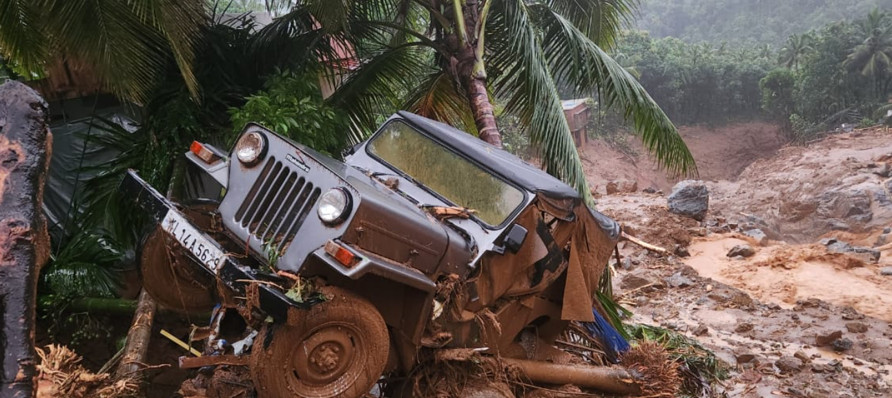 Heavy Rains brings India to standstill in many parts of the nation