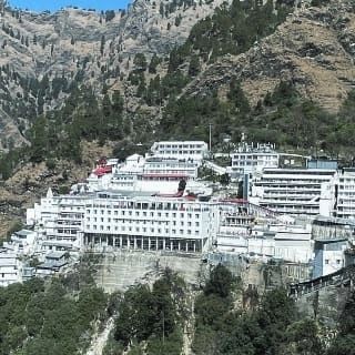 Vaishno Devi Mandir: A Spiritual Journey to the Heart of the Himalayas