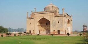 Chini ka Rauza: The Persian Influence on Agra’s Spiritual Landscape