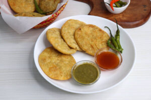 Pyaaz Kachori: The Spicy Snack of Rajasthan