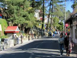 Stroll along Mall Road